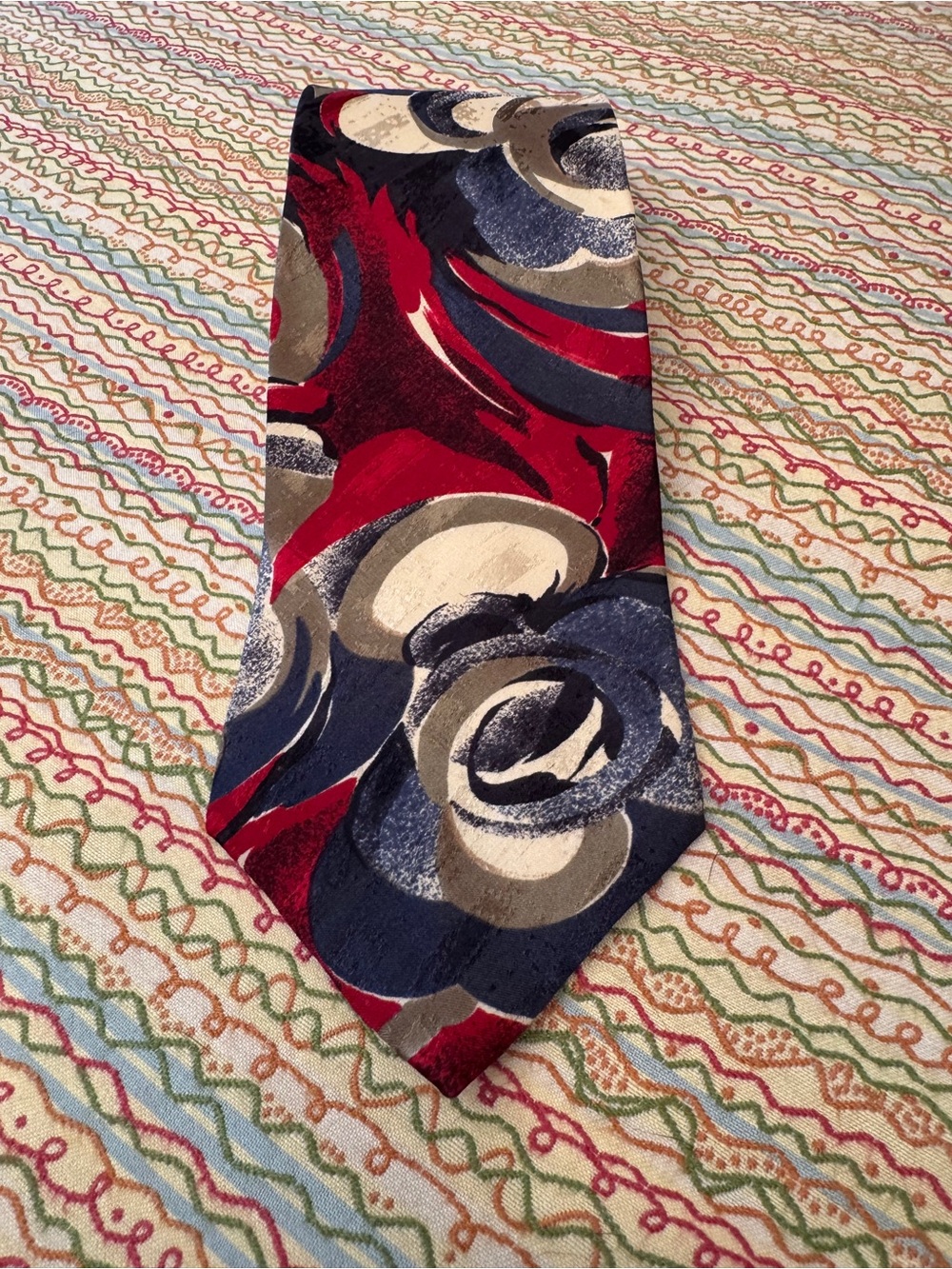 VTG JAG 100% Italian Silk Abstract Rose Motif Mens Tie Weathers of Columbia SC
